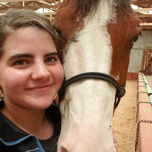 Meet your Posher, Danae